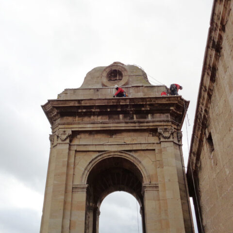 Instalación Sistemas Antiaves (Patrimonio)