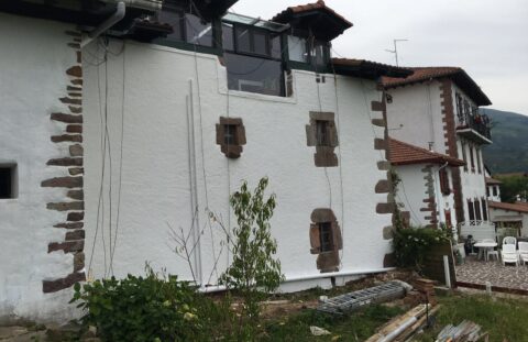 Rehabilitación fachadas caserio Zugarramurdi