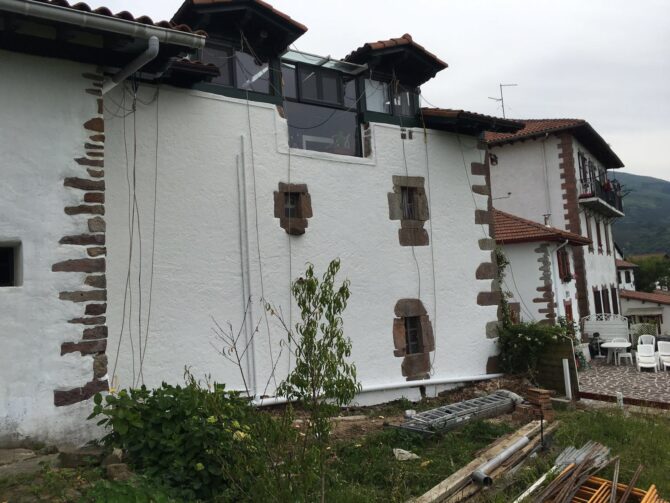 Rehabilitación fachadas caserio Zugarramurdi