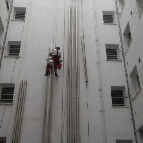 Instalación de tubos de salida