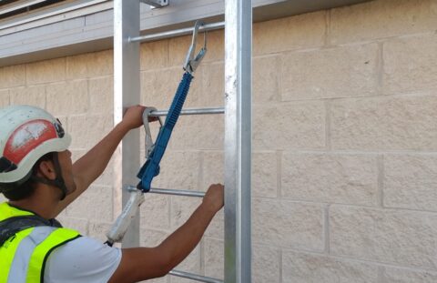 Instalación de linea de vida