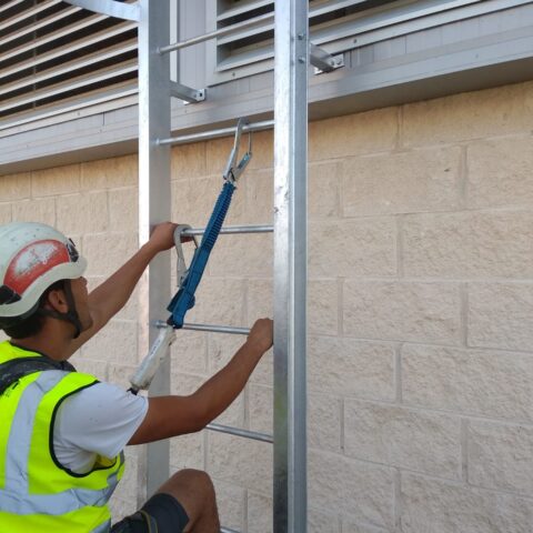 Instalación de linea de vida
