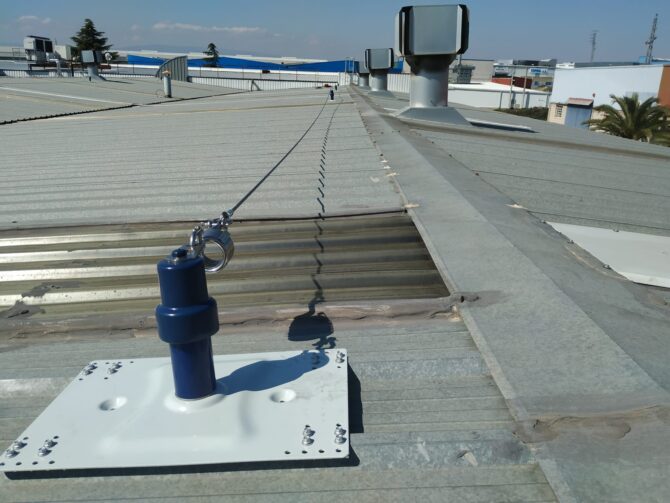 Instalación de linea de vida