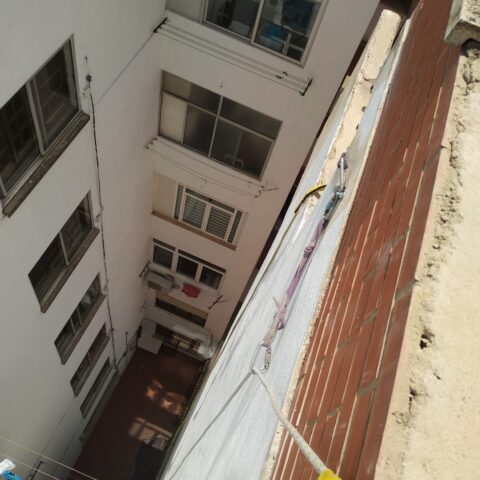 Rehabilitación patio pequeño
