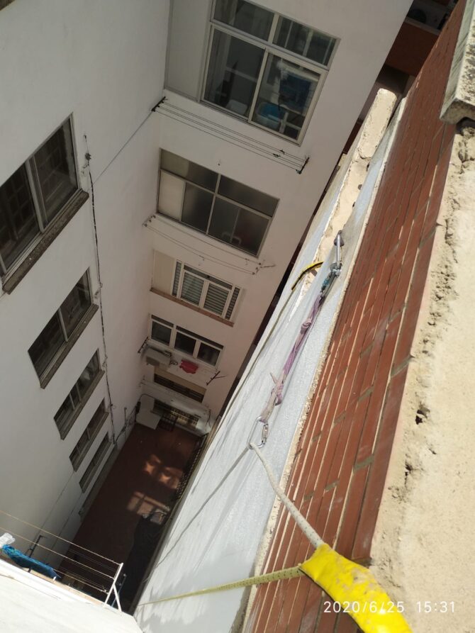 Rehabilitación patio pequeño