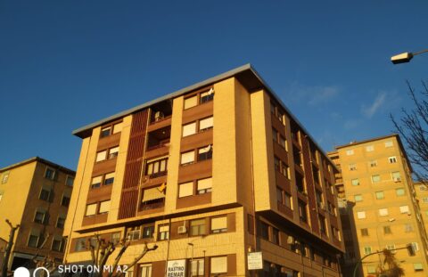 Montaje de cobertor de alero
